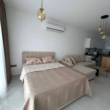 아파트 New Luxury In Caesar & Dherinia