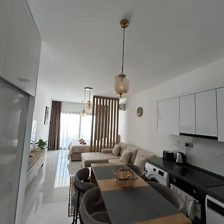 New Luxury In Caesar & Apartman Derínia